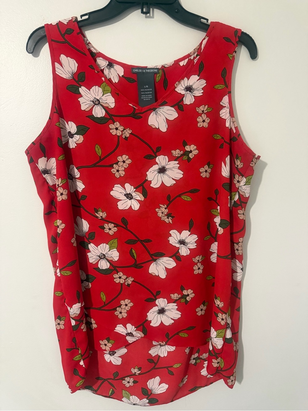 Chelsea & Theodore Red Floral Hi low Sleeveless Blouse size Large